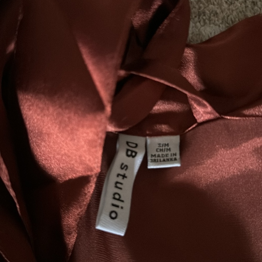 Robe - Picture 2 of 2